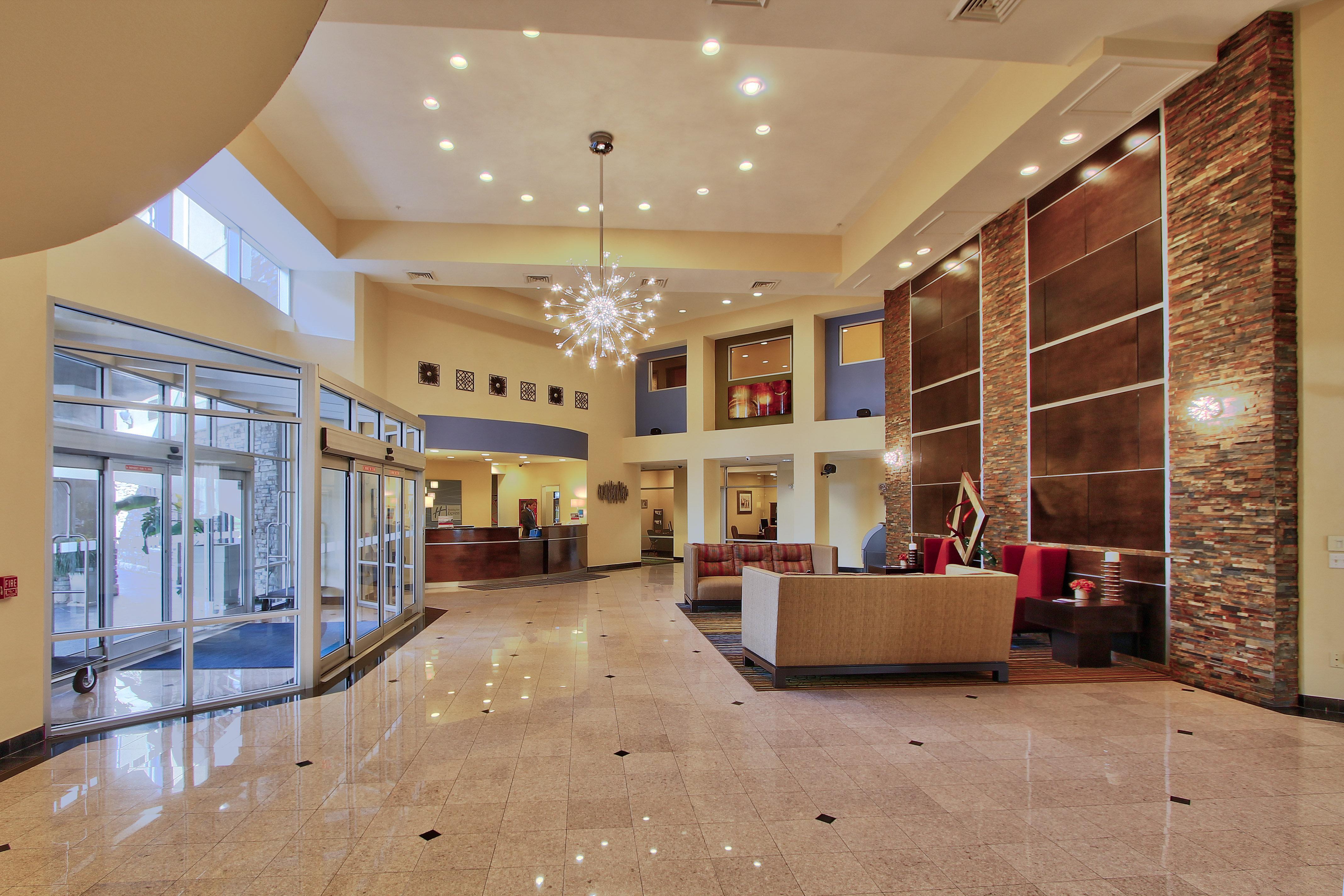 Holiday Inn Express Hotel & Suites Houston-Downtown Convention Center By Ihg Exterior photo