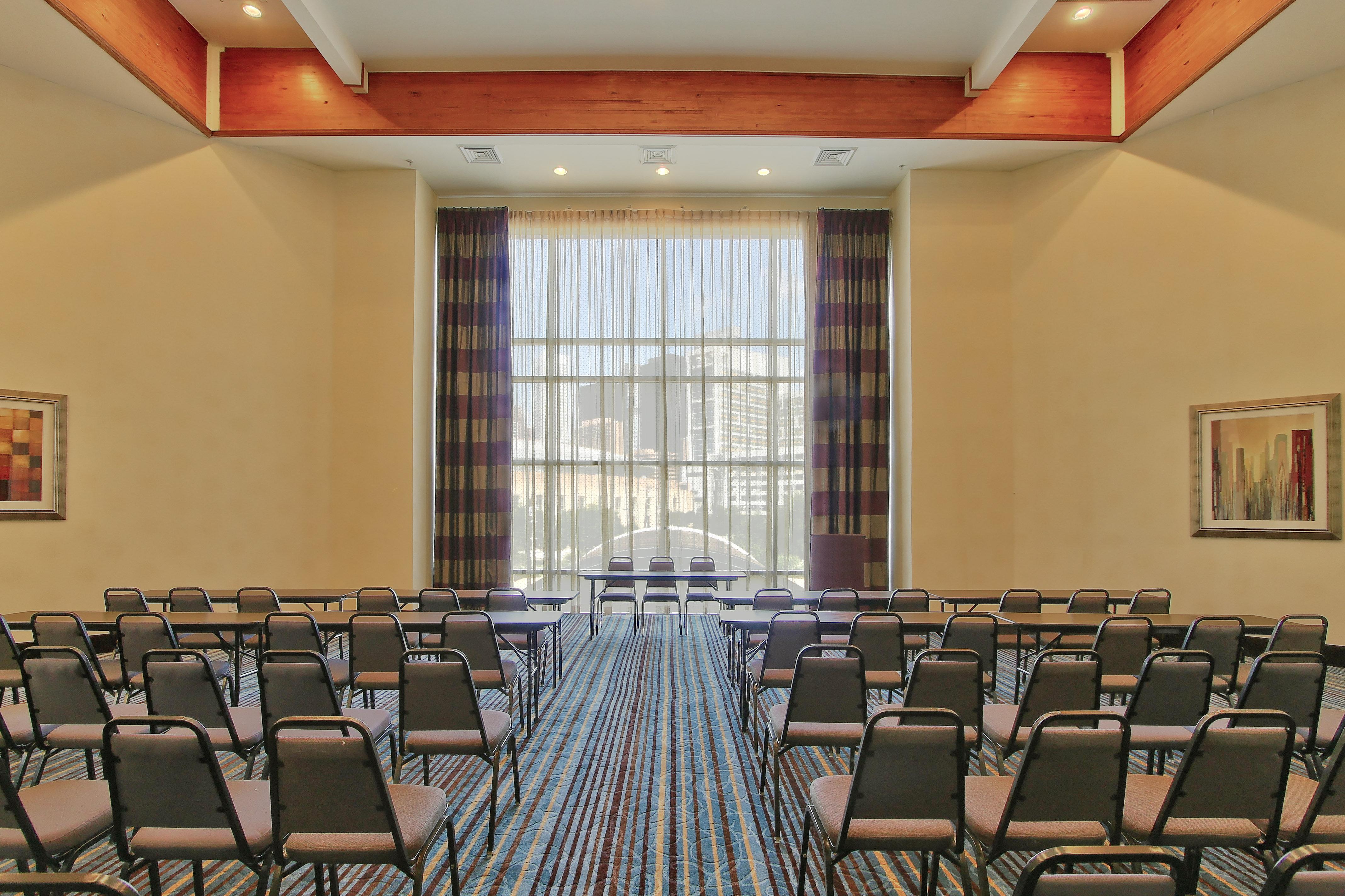 Holiday Inn Express Hotel & Suites Houston-Downtown Convention Center By Ihg Exterior photo